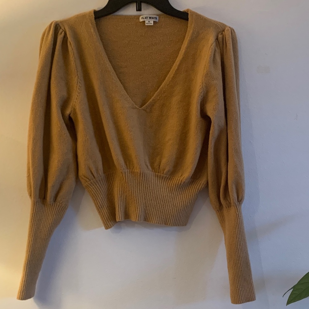 FLAT WHITE Camel V-Neck Sweater - Preloved